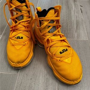 Nike LeBron 19 "Hard Hat" in the University Gold/Black 11.5